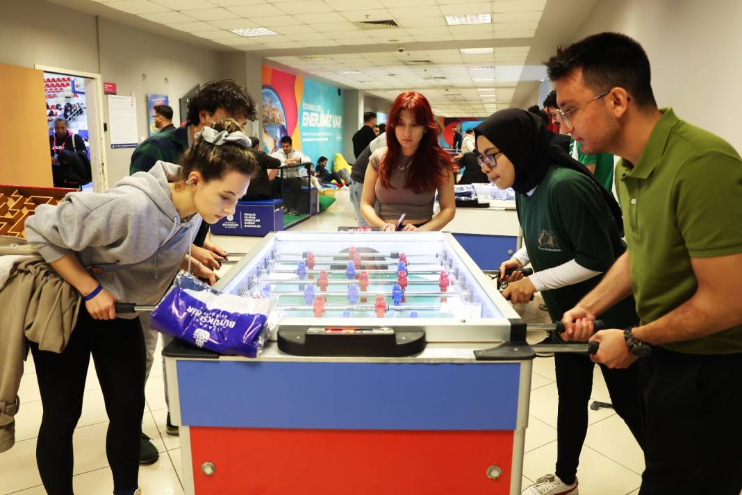 İBB yurtlarında spor şöleni: Gençler hem yarıştı hem eğlendi 6